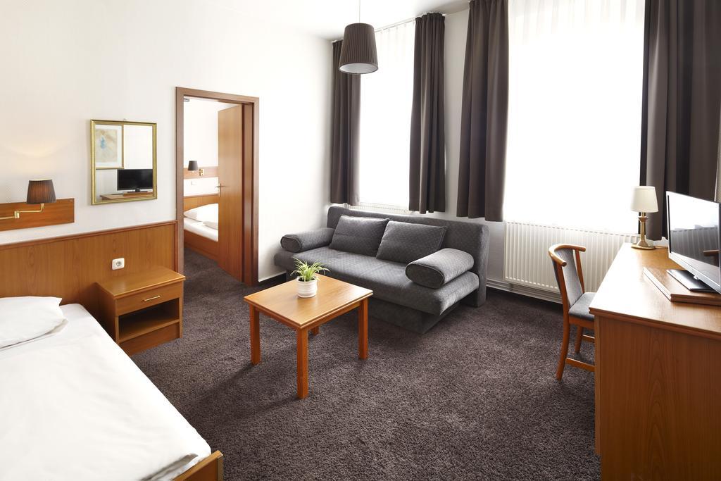 ליבק Hotel Jensen מראה חיצוני תמונה