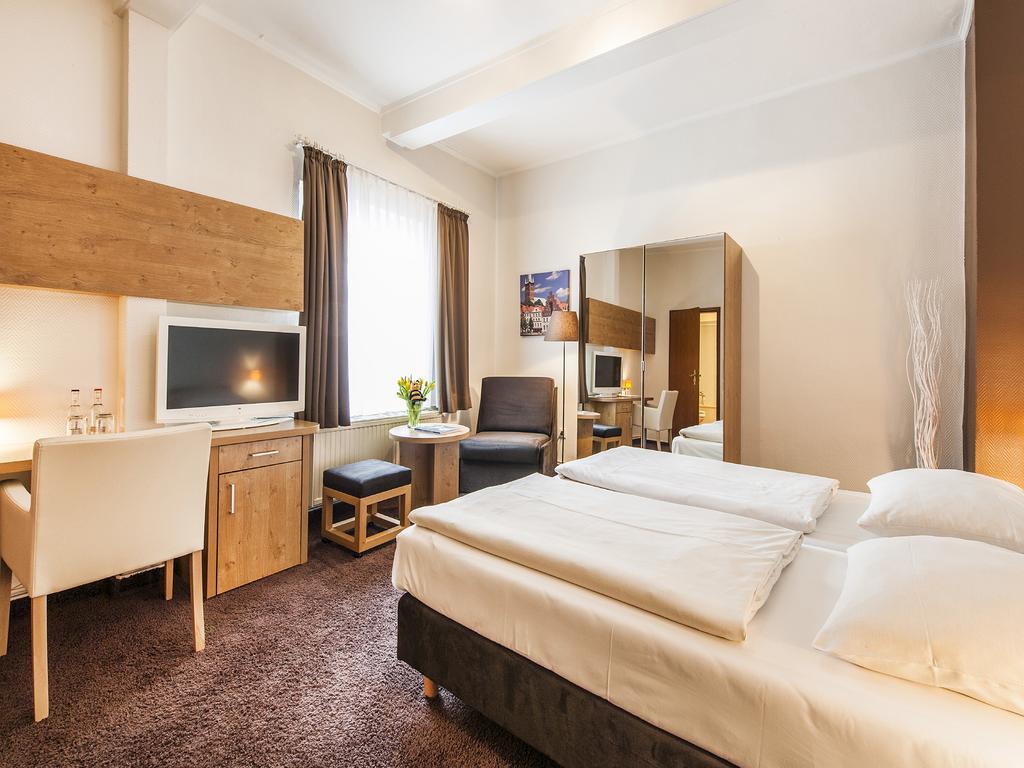 ליבק Hotel Jensen מראה חיצוני תמונה