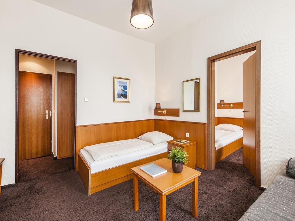 ליבק Hotel Jensen מראה חיצוני תמונה