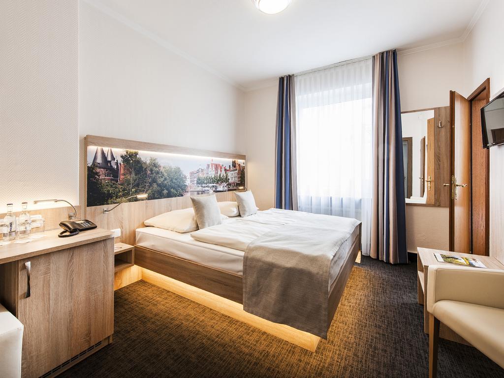 ליבק Hotel Jensen מראה חיצוני תמונה