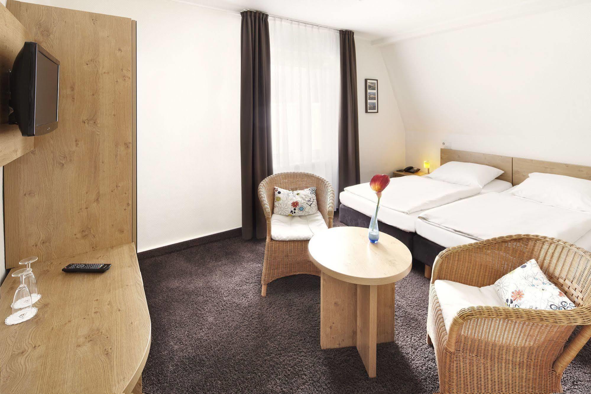ליבק Hotel Jensen מראה חיצוני תמונה