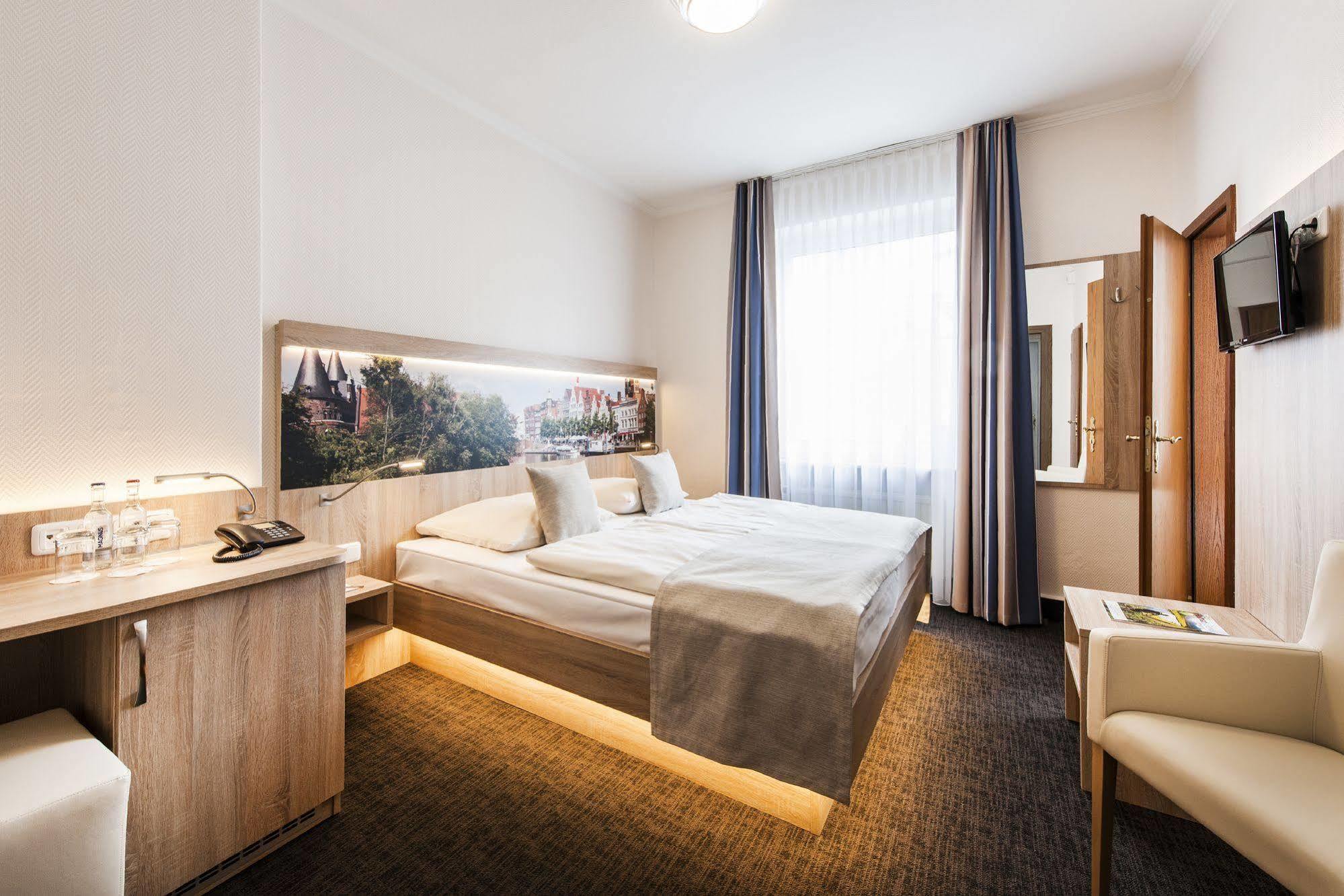 ליבק Hotel Jensen מראה חיצוני תמונה