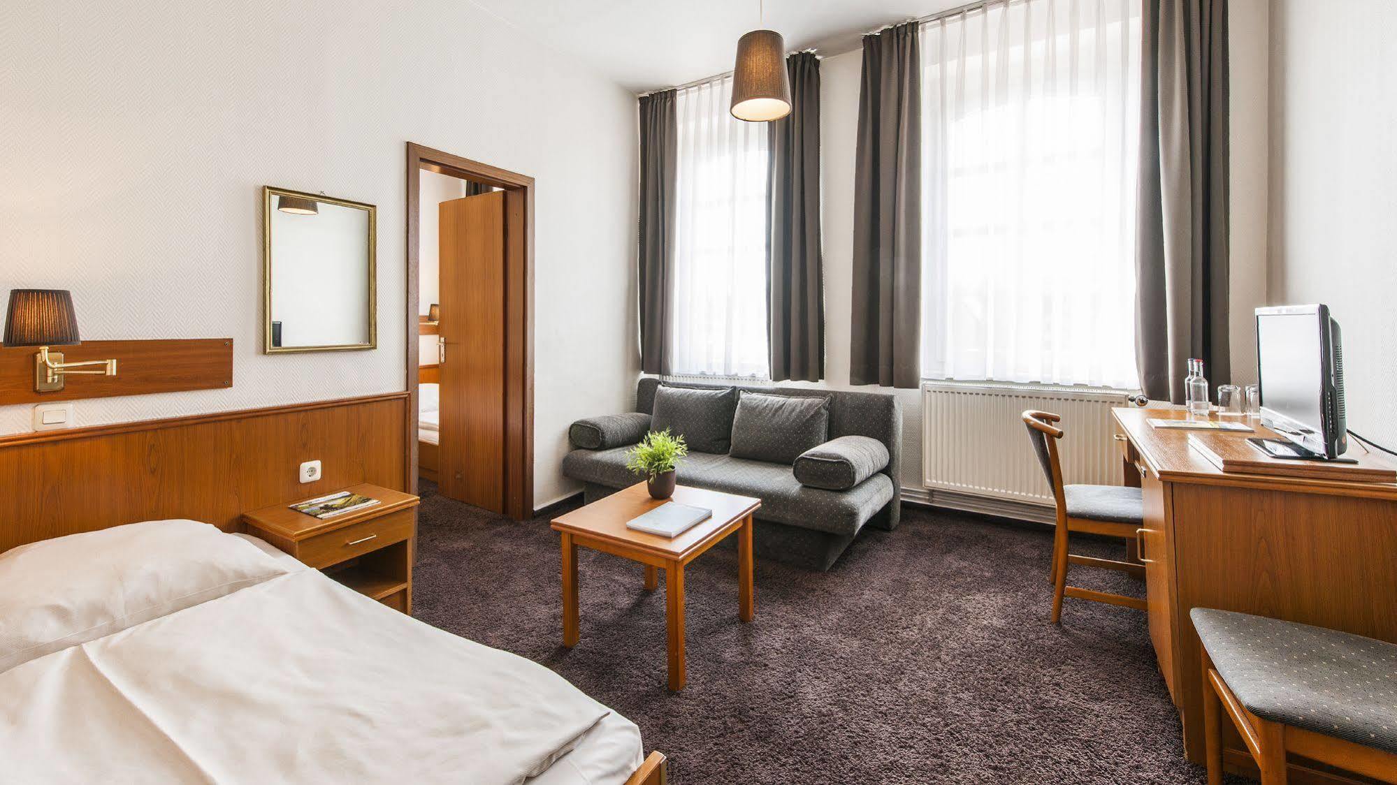 ליבק Hotel Jensen מראה חיצוני תמונה