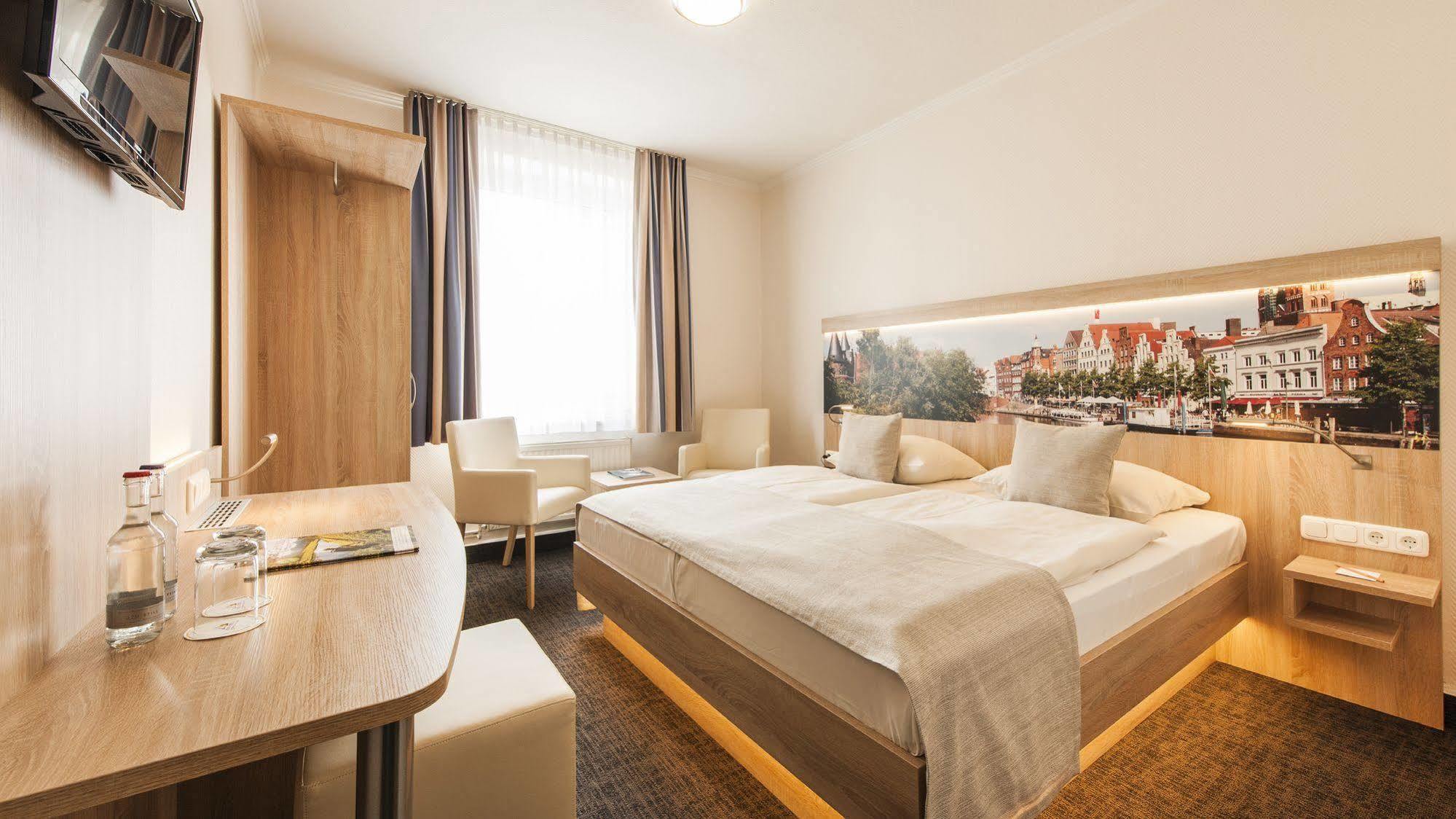 ליבק Hotel Jensen מראה חיצוני תמונה