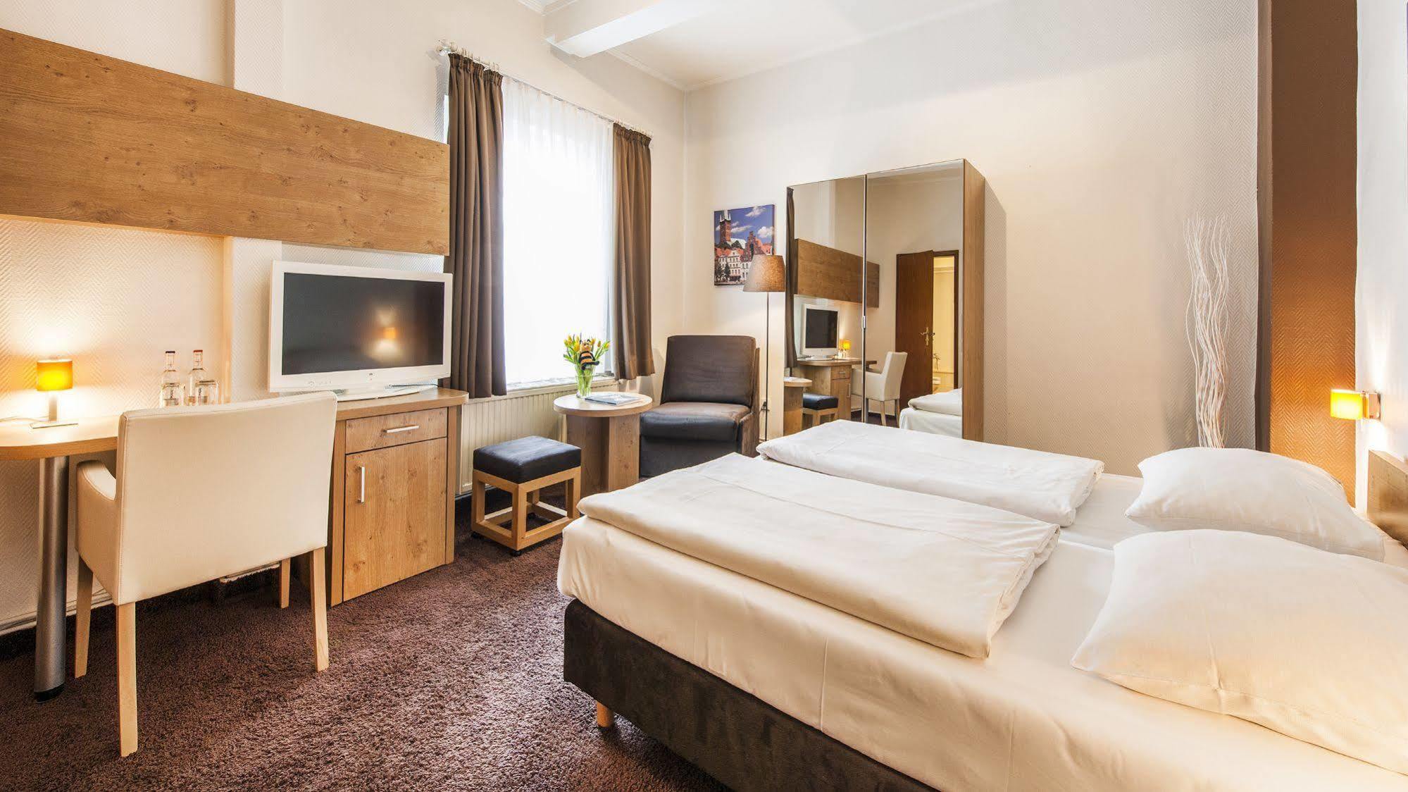 ליבק Hotel Jensen מראה חיצוני תמונה