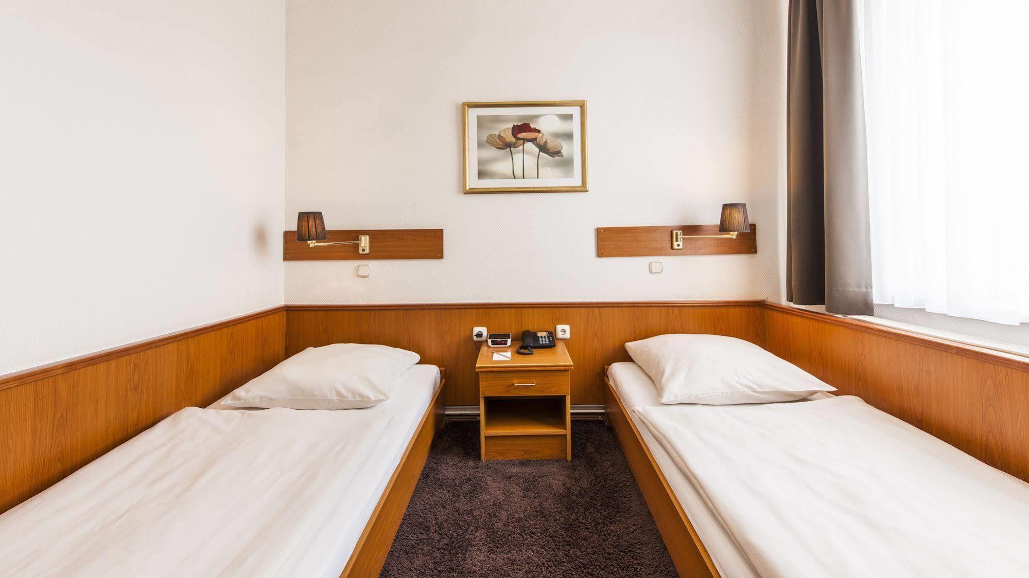 ליבק Hotel Jensen מראה חיצוני תמונה